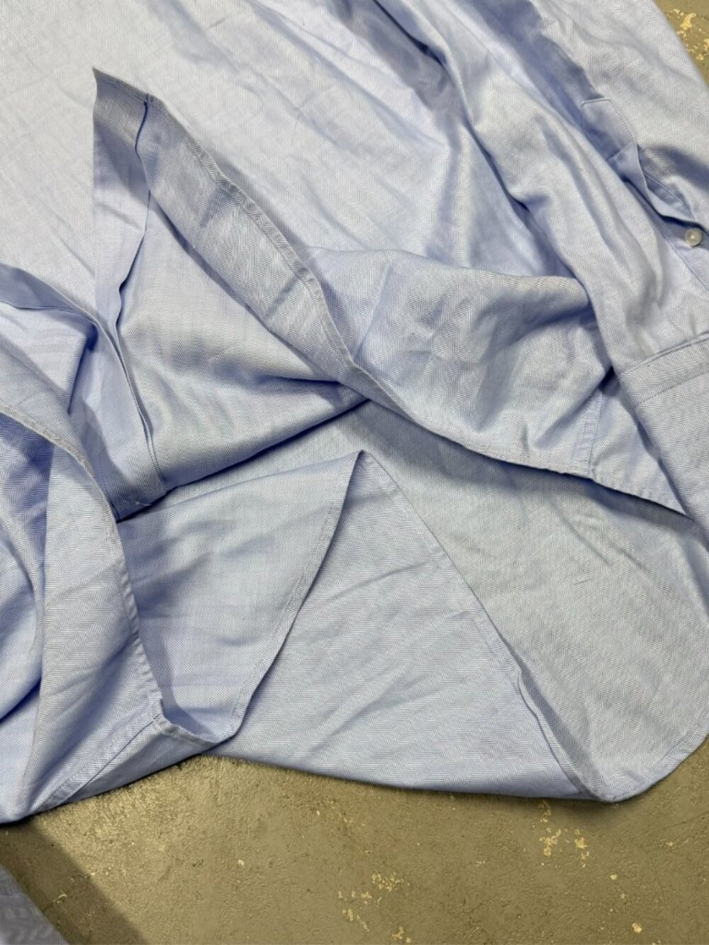 Hugo Boss Dress Shirt W/ French Cuffs Herringbone Cotton Blue 43 17 XL - Picture 8 of 9